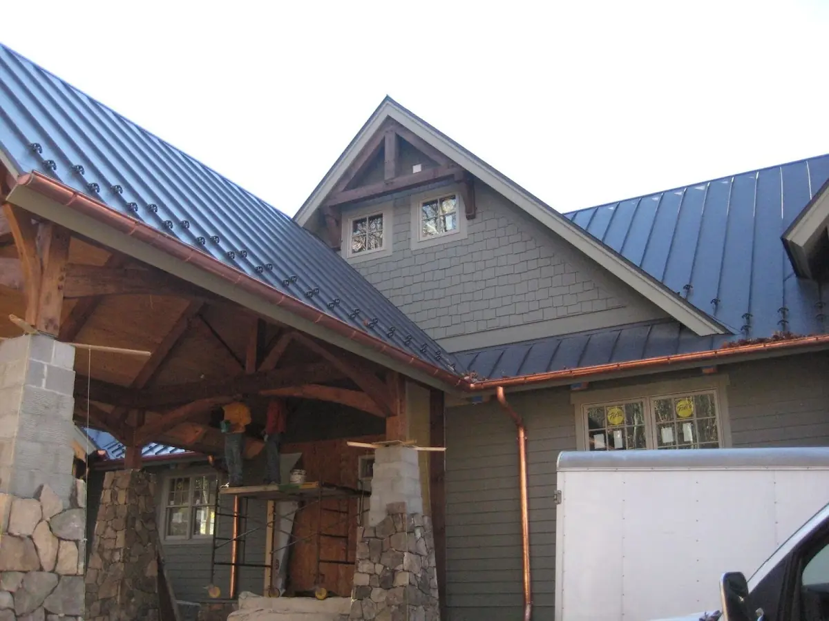 Craftsman Roofing team delivering quality roofing work in Reagan
